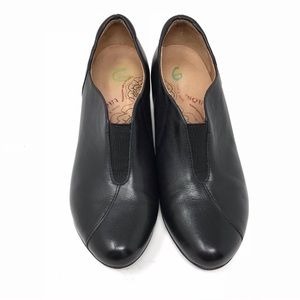 Taos Sz 9 40 Black booties